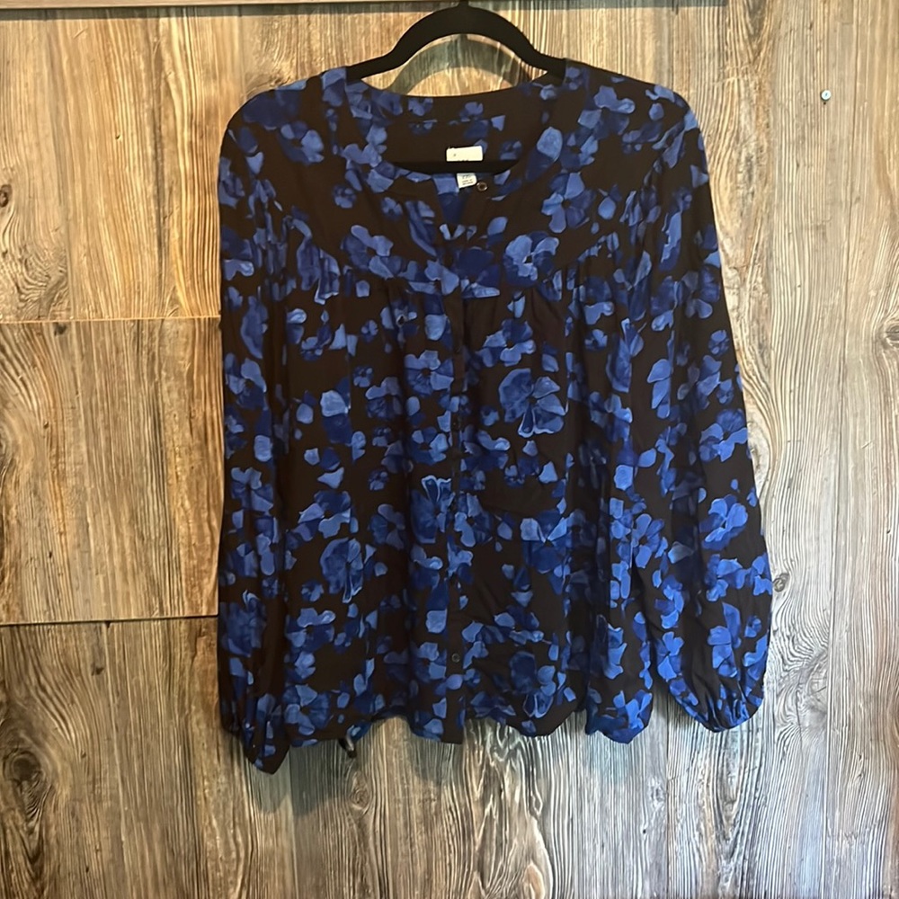 A New Day. Button down blouse. Long sleeve.